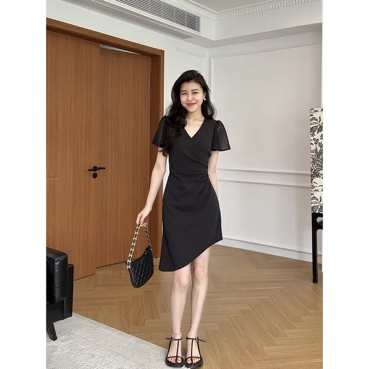 【现货】张阿星轻熟优雅网纱拼接灵动优雅修身不规则收腰黑色连衣裙
