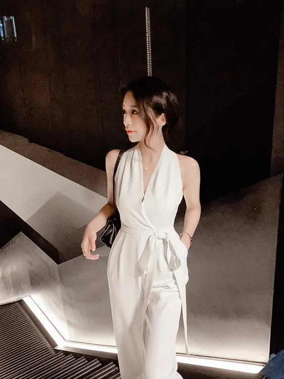 2025新款白色挂脖连体裤女高腰阔腿裤冷淡风气质显瘦收腰休闲裤夏