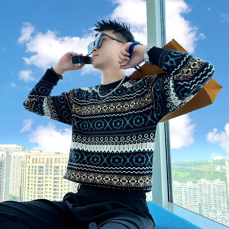 民族风提花毛衣男款秋冬季2025新款高级感潮牌痞帅圆领打底针织衫