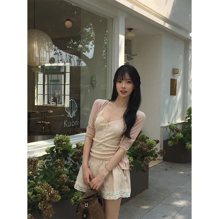 早秋穿搭气质女韩系纯欲绝美粉色开衫吊带背心蕾丝显瘦半身裙子