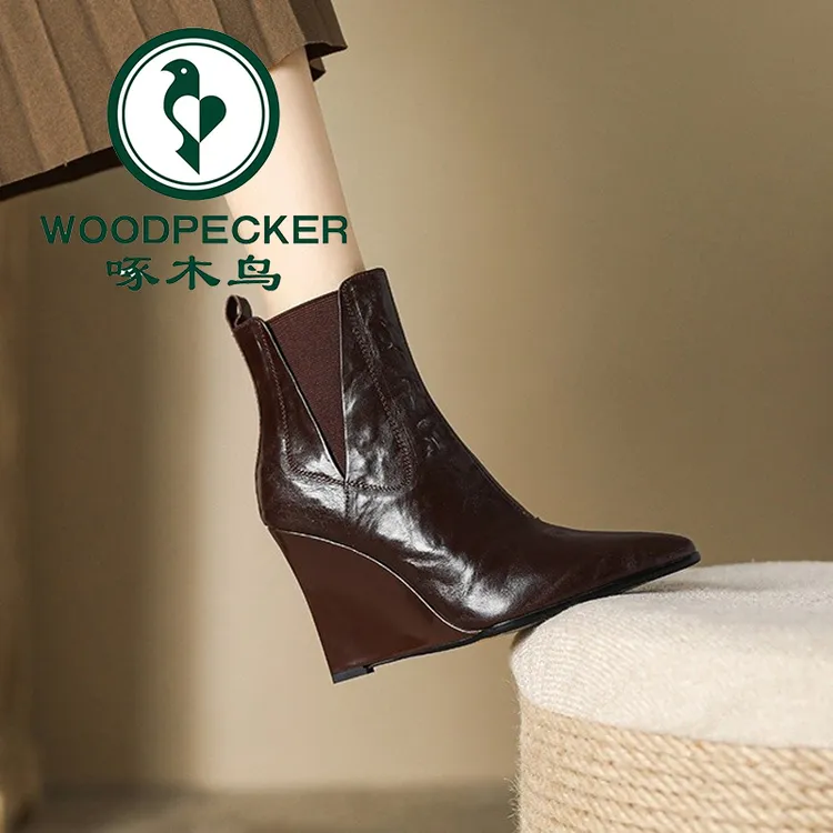 啄木鸟复古英伦风坡跟短靴2025年新款小个子百搭侧拉链秋冬高跟鞋
