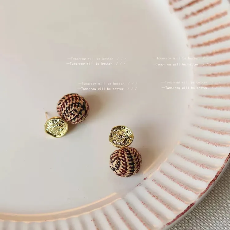 铁合金布艺耳饰 秋日氛围感千鸟格小香风耳钉925银针