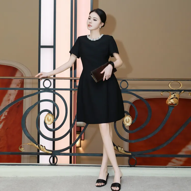 溶溶【巴黎夜曲】RONGRONG 圆领钉珠小香风收腰连衣裙NARA-WOP199