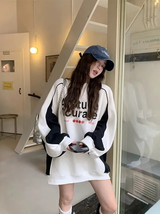 美式复古撞色插肩袖套头卫衣女秋冬季加绒加厚设计感字母印花上衣