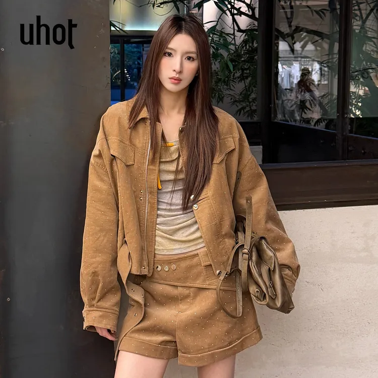 UHOT/诱货卡其烫钻女秋冬翻领外套工装腰部绑带25新款 UWWW3W757M