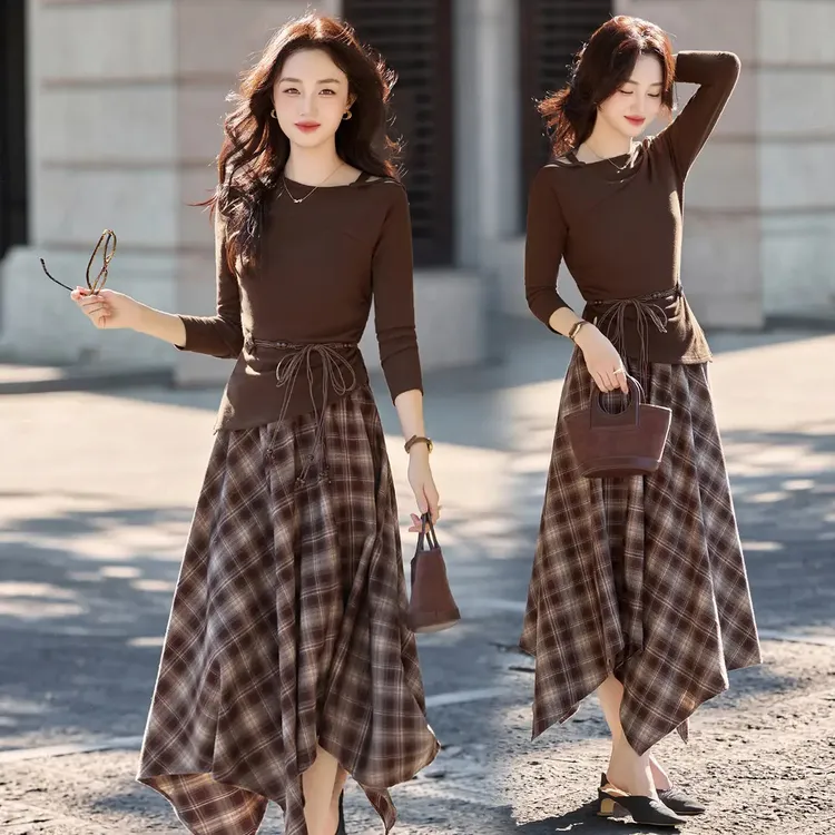 复古港风气质露肩套装裙女2025年春秋新款不规则格纹半身裙两件套