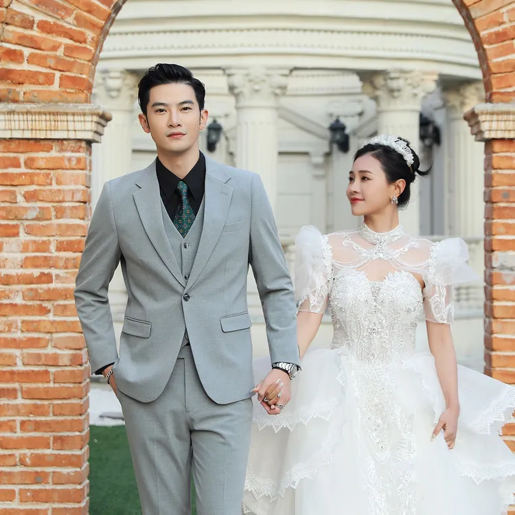 高级感新郎婚礼西服结婚套装伴郎团礼服男士西装气质时尚休闲百搭