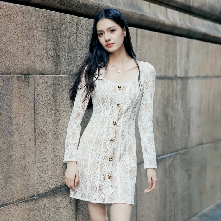 bebe2025秋季新款女士H型大圆领气质风长袖短款连身裙350006