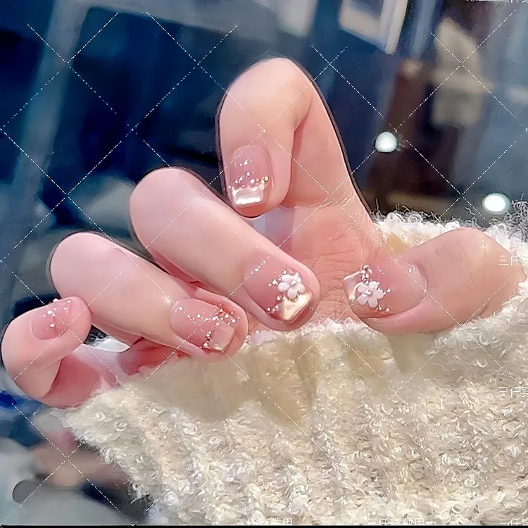 「七里香」法式猫眼拼钻立体小花款百搭温柔美甲手工穿戴甲