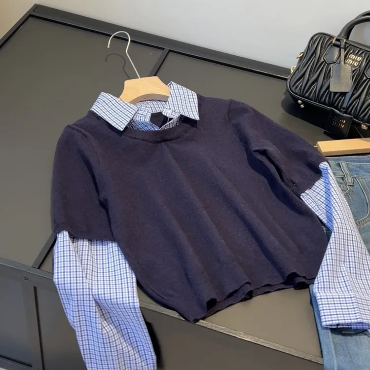 翻领针织时尚格纹拼接假两件女设计感通勤小众毛衣秋新款