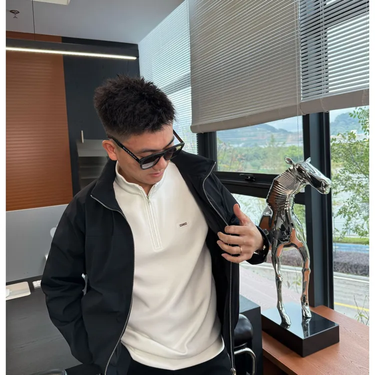 陆老板-【Dorc】冬季新款休闲时尚男士轻暖拉链卫衣-8703