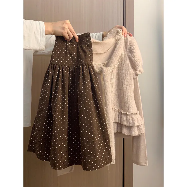 秋季温柔穿搭女2025新款洋气针织短袖百搭打底衫波点半身裙三件套