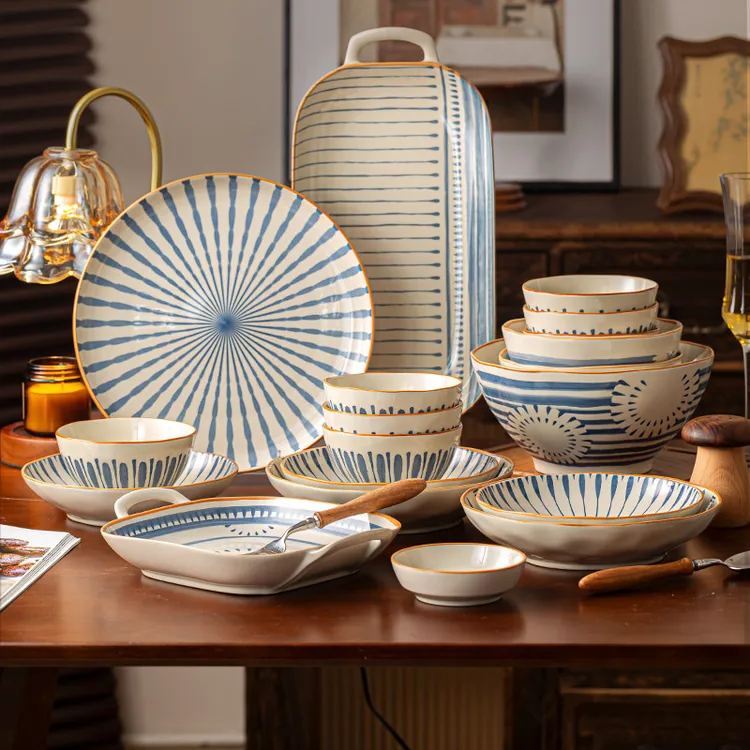 日式碗筷餐具全套2025新款家用景德镇碗盘创意釉下彩陶瓷餐具送礼