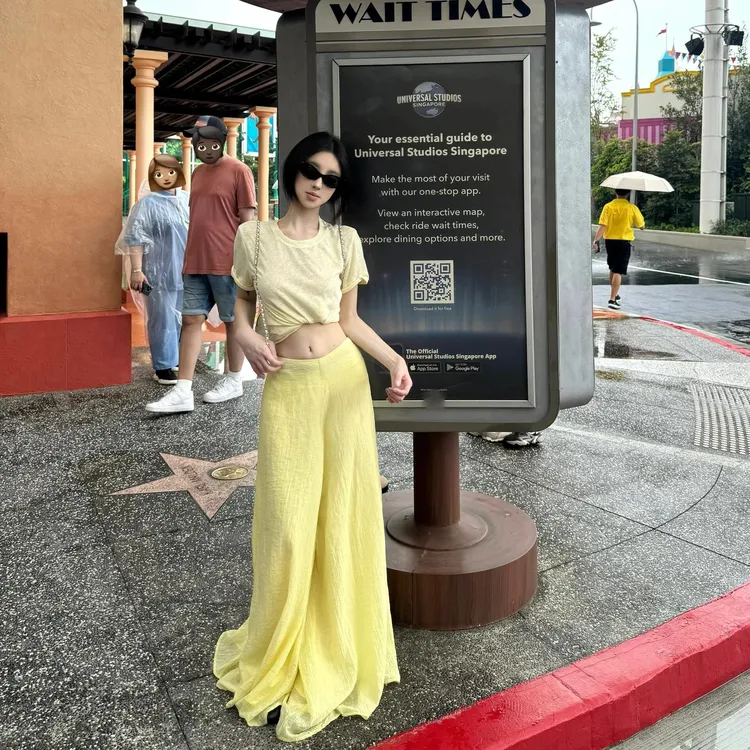 2025新款圆领短袖t恤女夏季薄款微透正肩短款上衣裙裤拖地裤套装