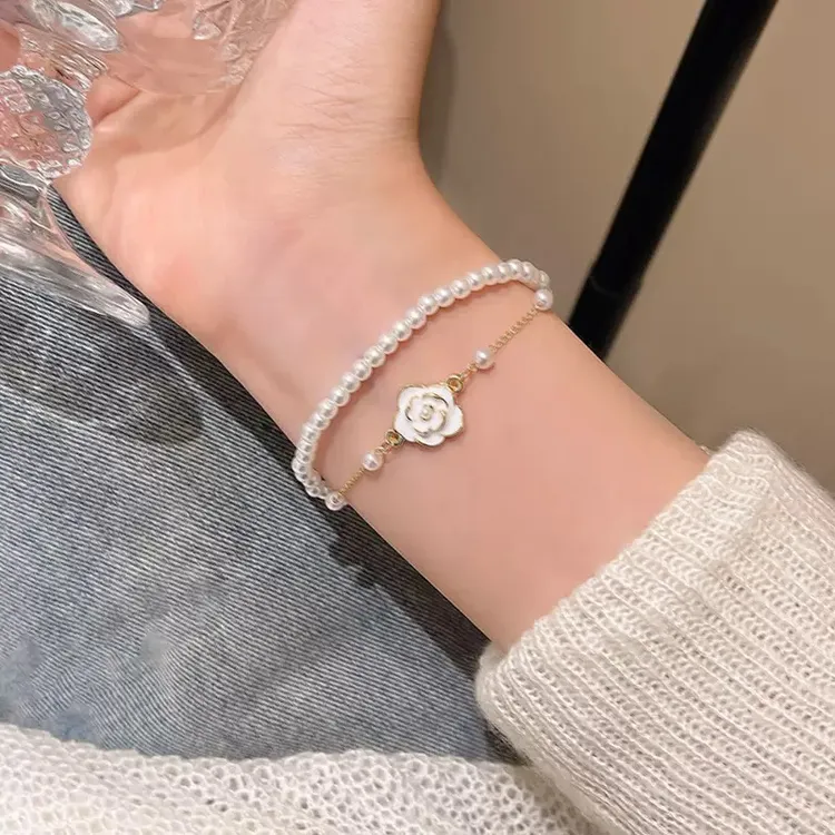 合金仿珍珠手链 双层叠戴珍珠山茶花手链女简约高级感百搭气质