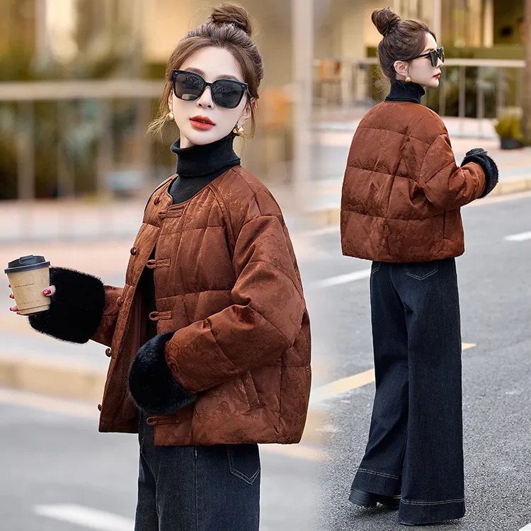 2025年冬新款小个子短款羽绒服女高级感洋气新中式国风盘扣面包服