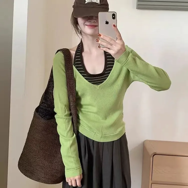 早秋新款甜辣叠穿两件套女挂脖条纹背心舒适百搭V领长袖修身上衣