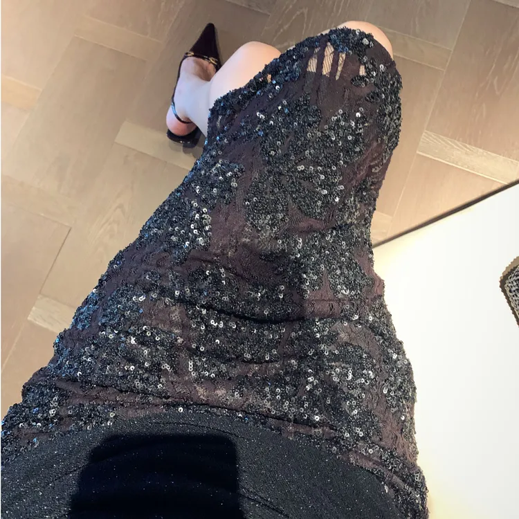 金南一法式浪漫刺绣缀珠立体纹样高腰黑色印花半身裙0104411287