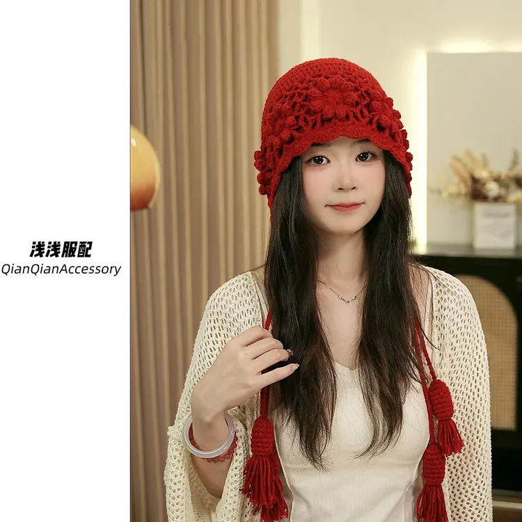 2025新款花朵手工编织双层辫子毛线帽子女秋冬保暖百搭针织护耳帽