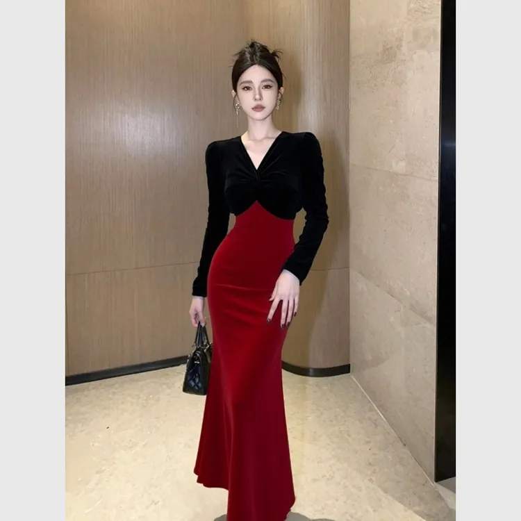 宴会拼接撞色丝绒包臀连衣裙女法式高端气质掐腰绝美巨好看裙子