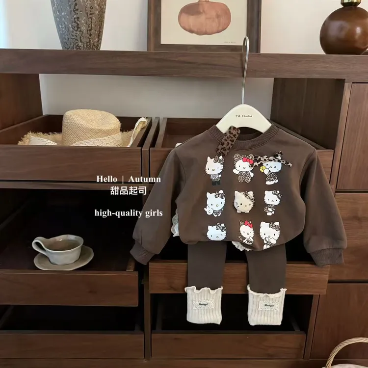 【甜品起司】原创设计！女宝宝可爱豹纹KT卡通卫衣堆堆袜裤子套装