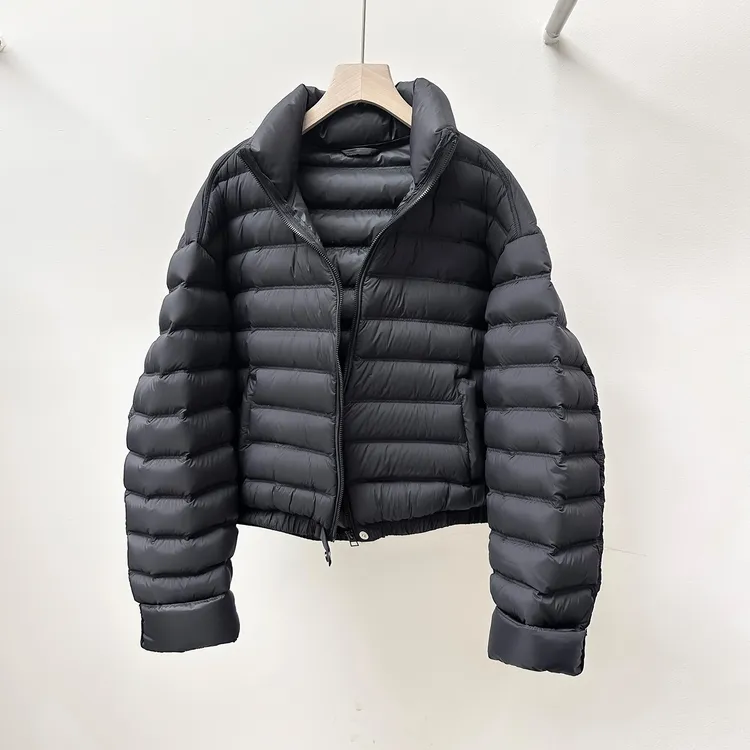 90白鸭绒轻薄款撞色羽绒服女短款冬季外套2025新款立领面包服冬装