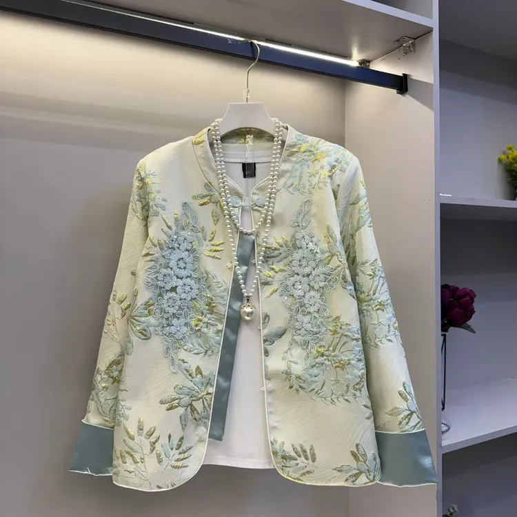 2025年早春新款欧货遮肉显瘦新中式复古提花外套