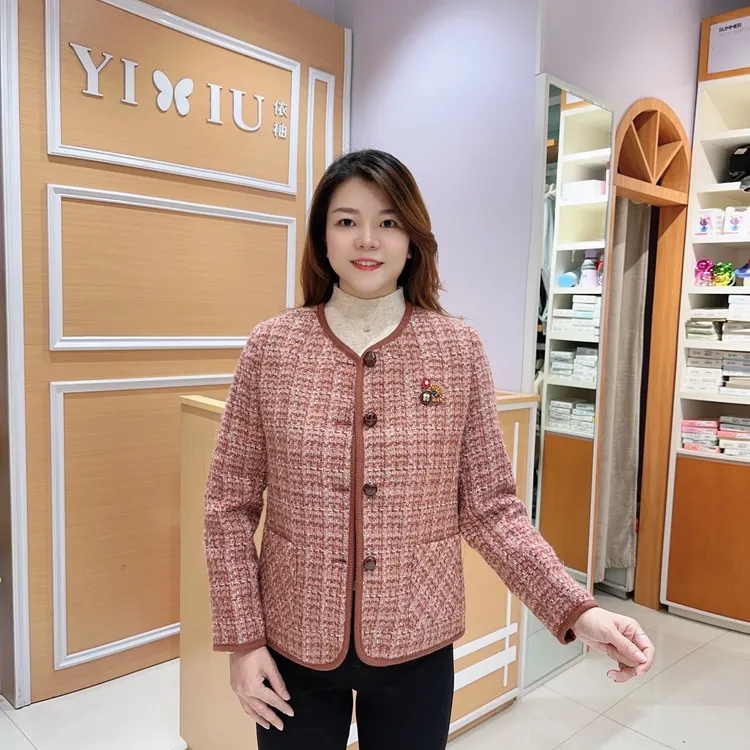 高档小香风外套6-25877女冬季淑女气质时尚洋气外套/长度60厘米