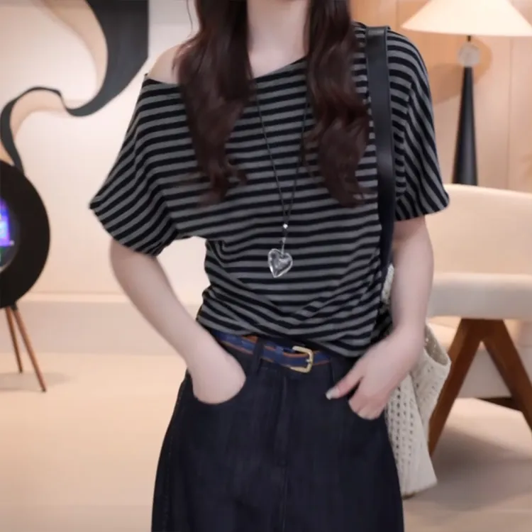韩版时尚学院风条纹T恤女2025夏季新款斜肩气质显瘦圆领短袖上衣