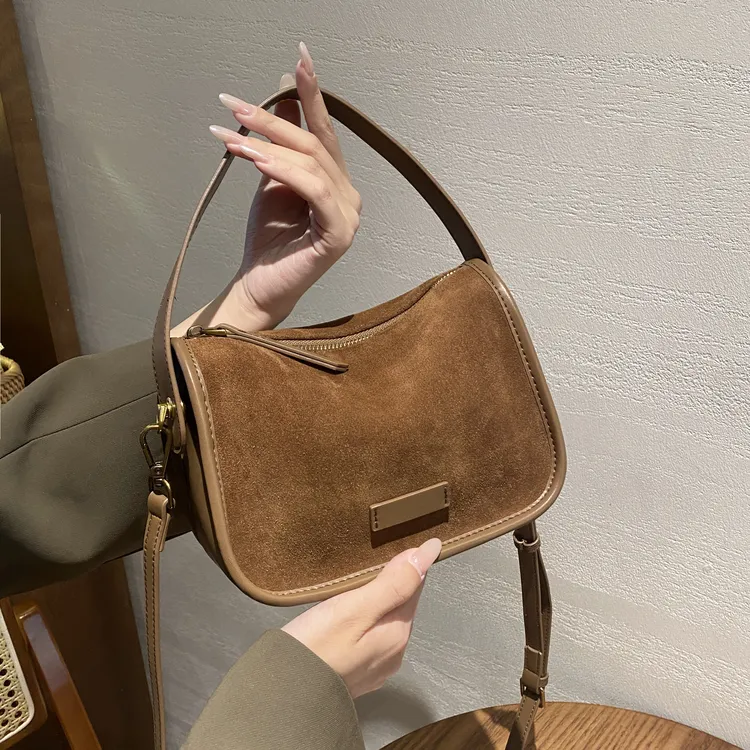 包包女高级感软面秋冬新款时尚女包真皮磨砂皮包包5551