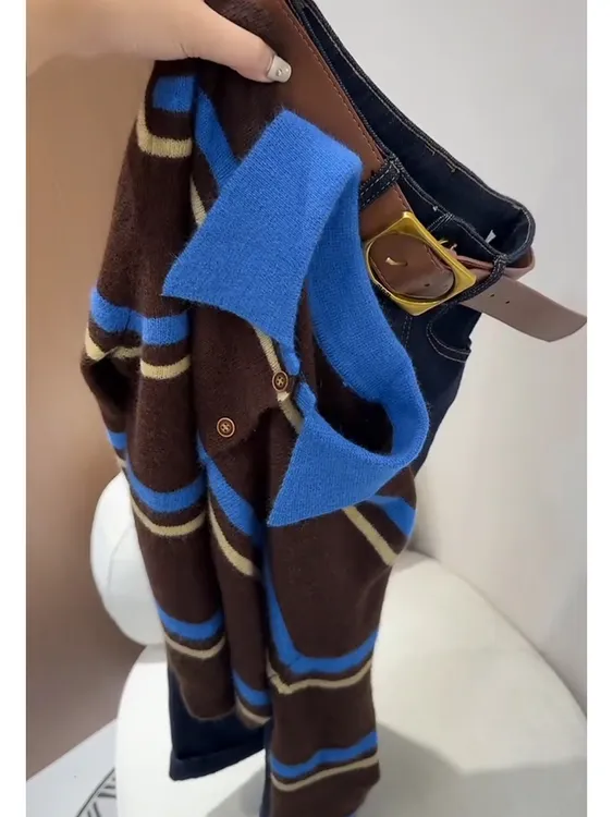 2025早秋新款拼色条纹翻领长袖针织开衫女高级时尚洋气百搭毛衣