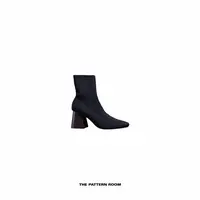 The pattern room | 细节聚焦异型木跟包脚踝靴