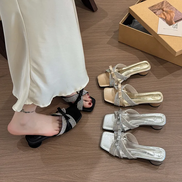 法式配裙子高跟凉拖鞋外穿女鞋2025夏季新款水钻套趾粗跟银色凉鞋