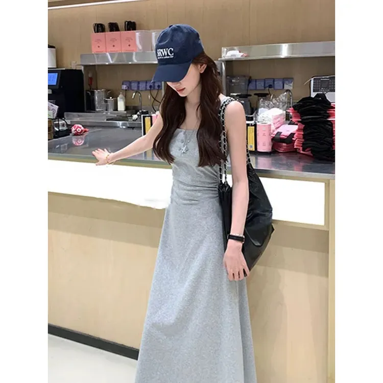 独特漂亮掐腰修容吊带连衣裙子女2025夏季收腰显瘦气质背心大摆裙