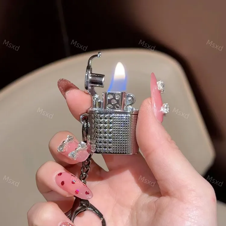 迷你巴黎钉砂轮打火机小巧精致便携耐用适合送礼送男友礼物商品图