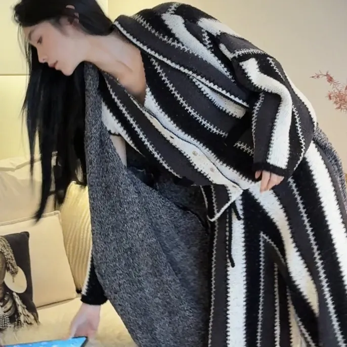 〈条纹慢节奏〉秋冬加厚可外穿黑白竖条纹半边绒家居服三件套