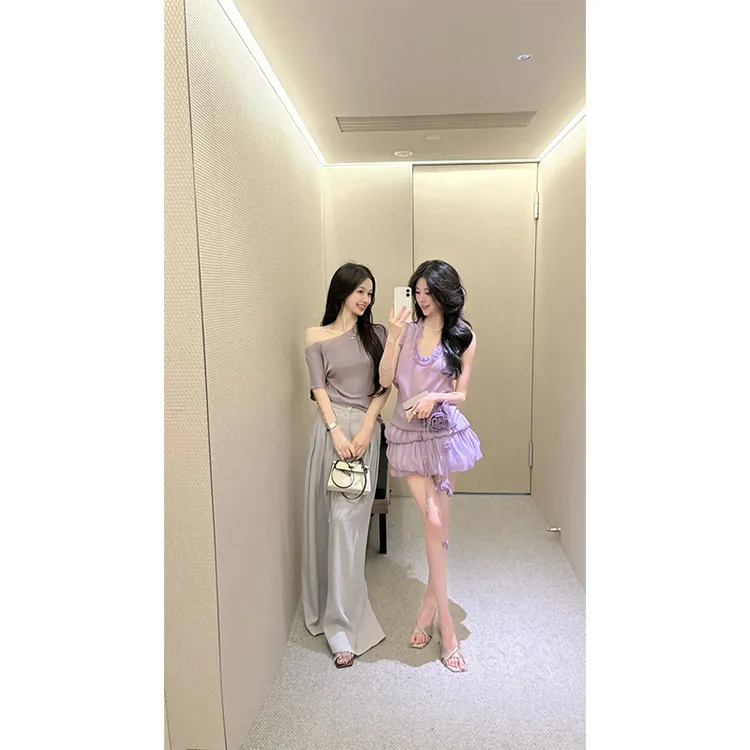 2025夏季新款纯欲风设计感短款连衣裙女修身气质高级感花朵可拆卸