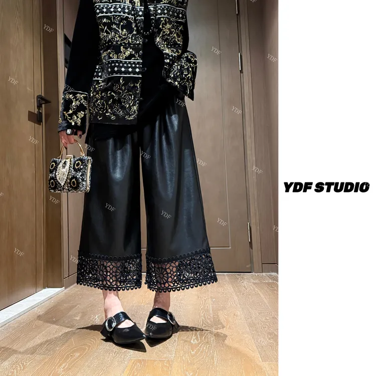 YDFSTUDIO小众【版型一绝】欧货高品早秋蕾丝镂空拼接设计时尚皮裤