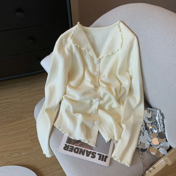 设计感甜美翻领木耳边针织开衫女春季新款洋气减龄短款小个子上衣