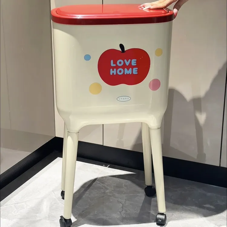 MOMO高脚垃圾桶高级感轻奢家用大号大容量厨房免弯腰PH