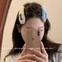 木子秋韩系个性字母毛绒bb夹高级感时髦洋气精致优雅简约搭碎发夹