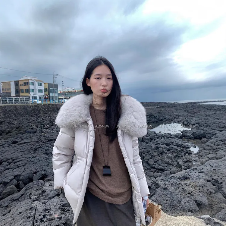 ONE BY信地高级大狐狸毛领新国标90白鸭绒收腰显瘦中长款羽绒服女