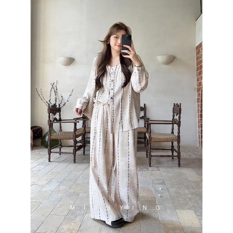 应小姐【云栖】微胖大码韩版夏季显瘦气质款条纹亚麻上衣+裤子套装