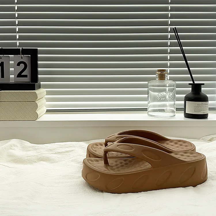 人字拖鞋女夏天室内家居防滑洗澡居家凉拖鞋女款外穿沙滩透气新款