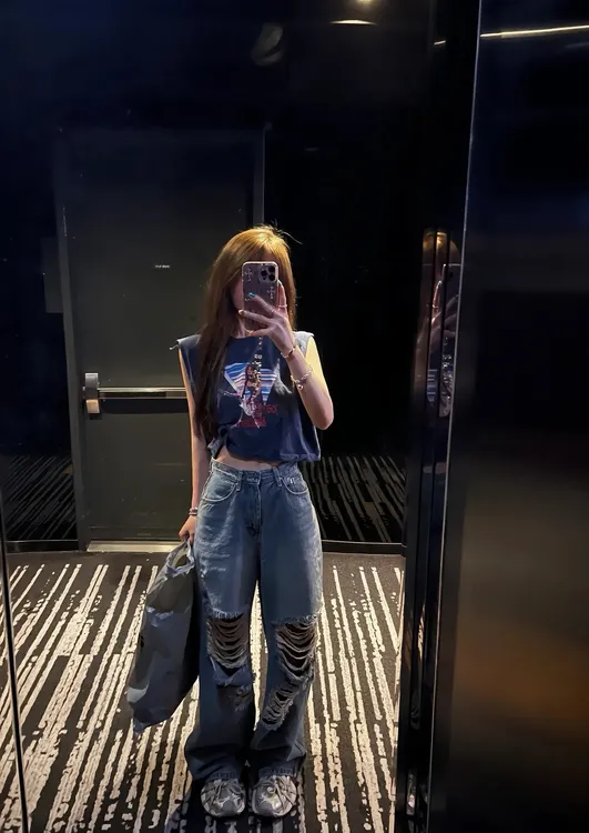 2025夏季新款时尚百搭卡通人物印花无袖T恤女美式辣妹破洞牛仔裤