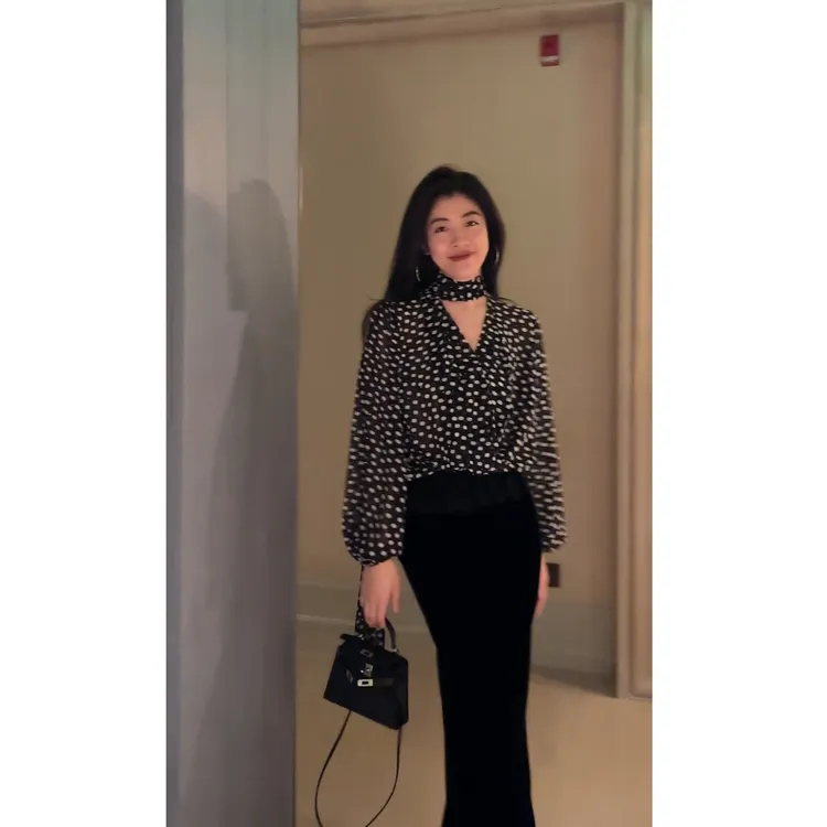 N.COU妮蔻25秋新款V领优雅法式波点飘带设计感百搭衬衫女DY22075