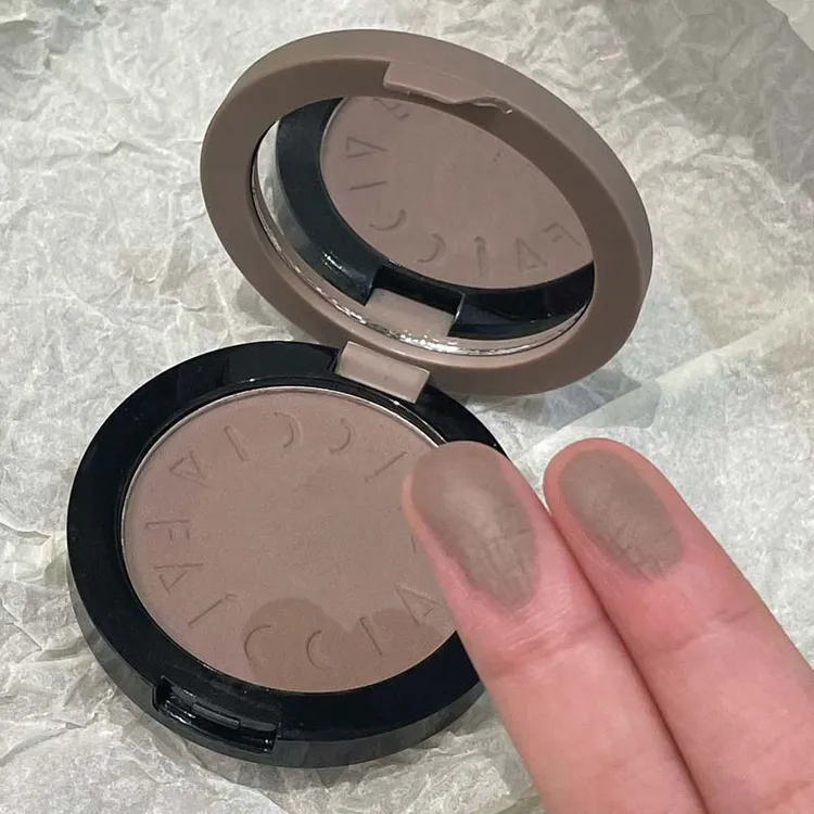 冷灰色鼻影修容单色眼影哑光阴影侧影三合一自然立体橄榄妈生骨相