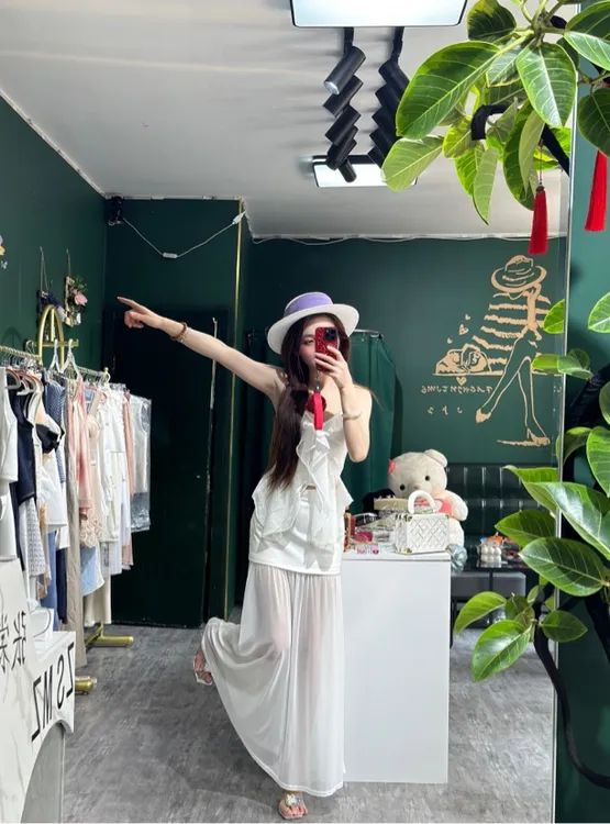 荷叶边吊带连衣裙2025夏季新款网纱拼接甜辣妹性感度假风裙子