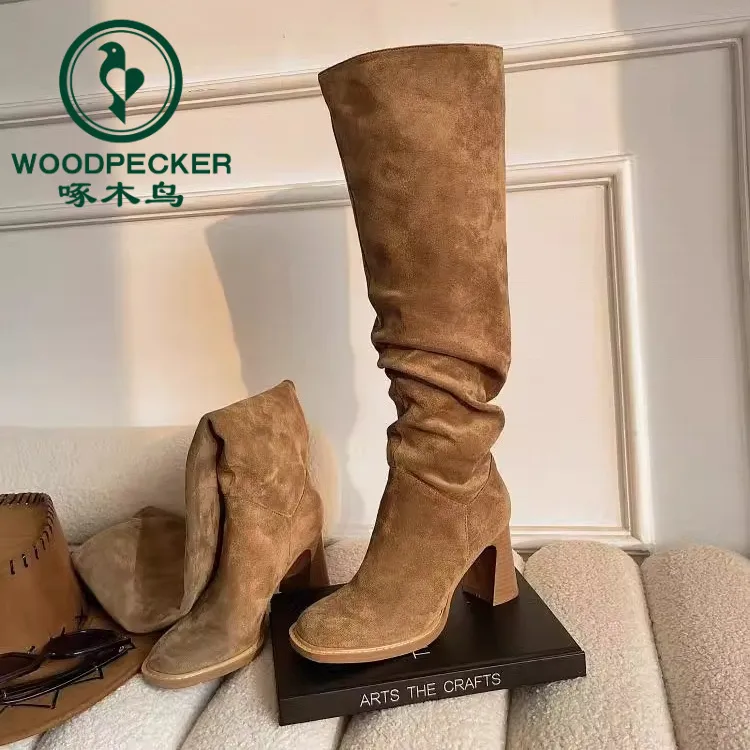啄木鸟骑士靴女复古绒面粗跟方头高筒靴秋褶皱堆堆靴大筒围长靴女