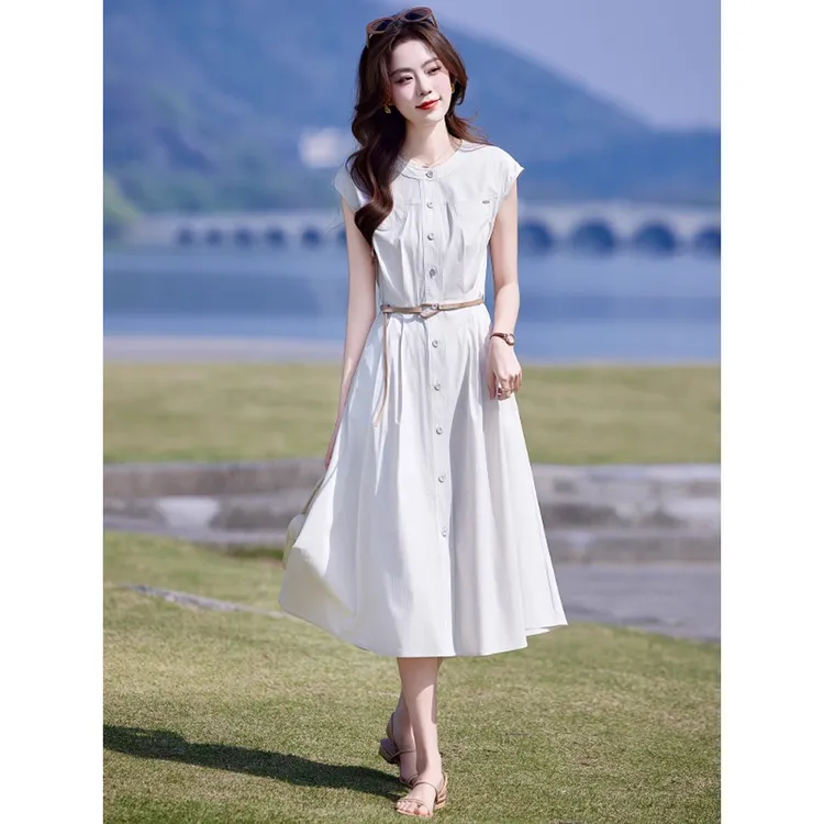 白色连衣裙女夏季2025新款多巴胺气质大方得体显瘦减龄中长款裙子